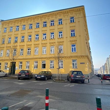 Trendy Apartment Near Schloss Schonbrunn Vienna Exterior photo