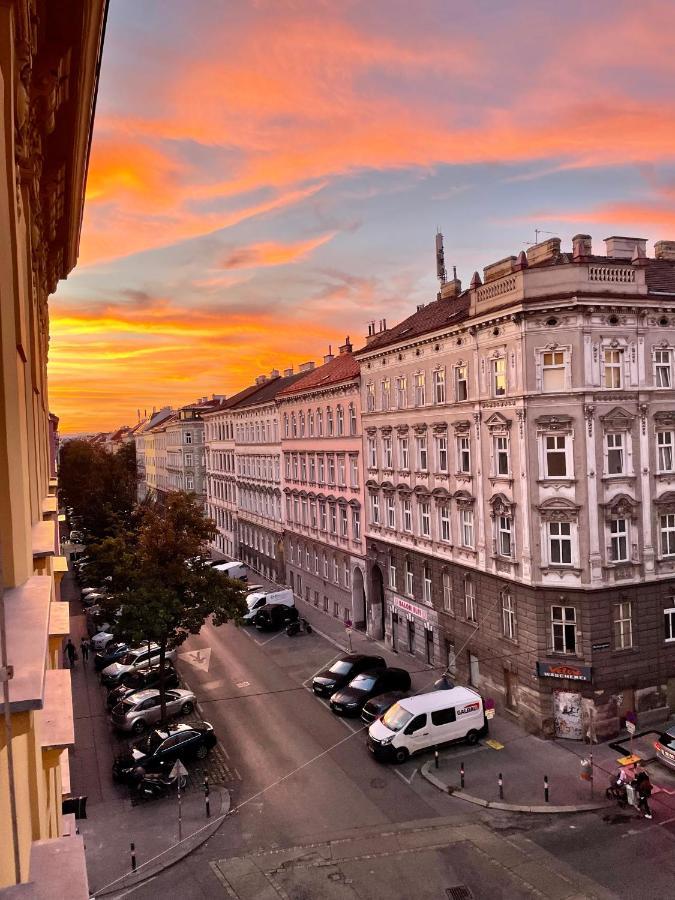 Trendy Apartment Near Schloss Schonbrunn Vienna Exterior photo